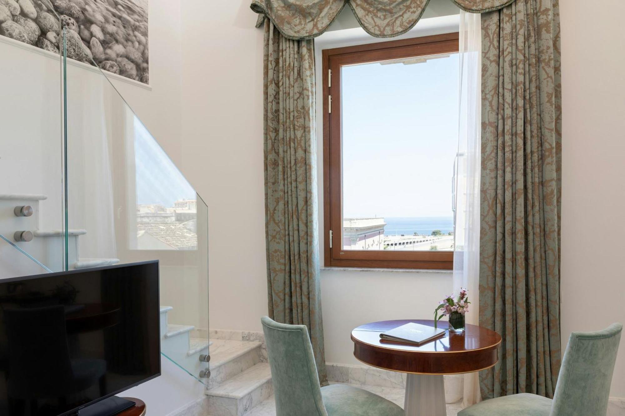 King Room Partial Sea View